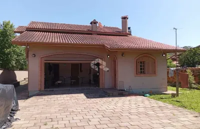 Casa 256m², 3 dormitórios, localizada no bairro avenida central,  gramado