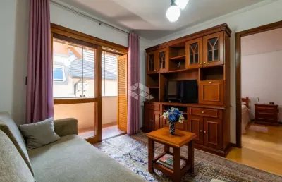A venda apartamento de 2 dormitórios localizado no centro de gramado.