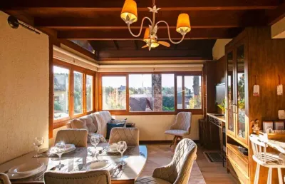 A venda apartamento de 3 dormitórios sendo 1 suíte, localizado em gramado.