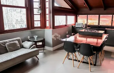 Apartamento 2 dormitórios, sendo uma suíte, localizado ao lado da catedral de pedras