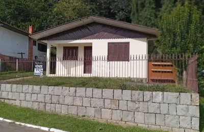 Casa com 1 dormitório, localizada no bairro piratini, gramado rs