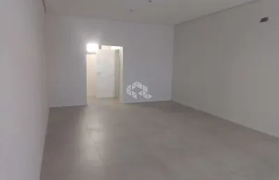 Sala comercial, localizada no lê monde , centro a 200 metros da catedral de pedras.