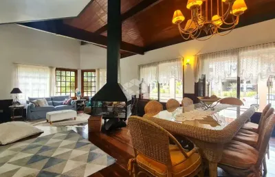 Linda casa de esquina com 4 dormitórios - vila suzana em canela
