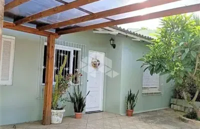 Casa 3 dormitórios, 1 suíte, 2 vagas de garagem, bairro cinco colônias em canoas