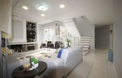 Casa sobrado 4 dormitórios sendo 3 suítes, 4 vagas, amplo pátio e piscina, bairro marechal rondon