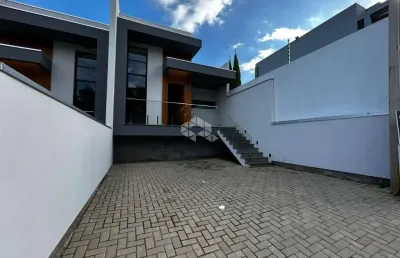 Casa nova com excelente localização - encosta da floresta