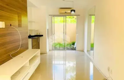 Casa em condomínio, 2 dormitórios, 1 banheiro, 2 vagas garagem, churrasqueira, semimobiliado, no marechal rondon/canoas, aceita financiamento e fgts.
