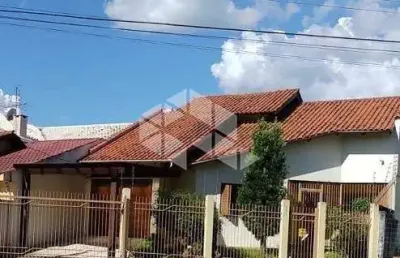 Casa no bairro estância velha com 3 dormitórios, 2 banheiros, 2 vagas.