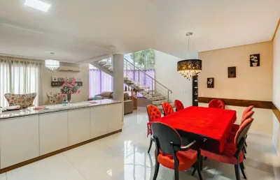 Casa a venda com  4 dormitórios, semimobiliada, com sacada, churrasqueira, 2 vagas cobertas, aceita fgts e financiamento, no mont. serrat em canoas