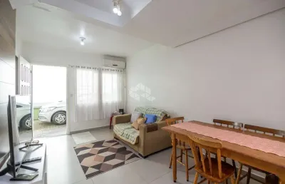 Casa condominio, 58,13 m² de área privadas, 2 dormitórios, living com 3 ambientes, sala de estar, jantar e cozinha, 1 vaga de garagem
