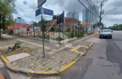 Terreno de esquina 10,80 x 33,80 no centro de canoas, próximo ao la salle.