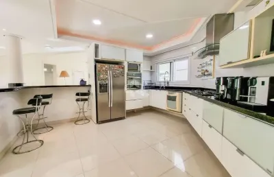 Casa 4 dormitórios, 3 suítes, piscina, garagem ampla, moinhos de vento - canoas, mobiliada com eletros completa, aceita financiamento