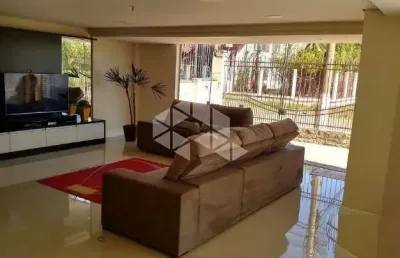 Casa sobrado, 4 dormitorios, 3 suites, 1 sendo master de 55m², piscina, terraço com vista,