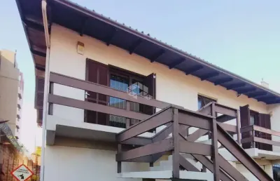 Casa com 3 quartos e 2 banheiros, com 203 metros, no bairro patria nova em novo hamburgo