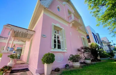 Casa comercial, 3 dormitórios, 1 suíte master, 4 salas comerciais, garagem, lareira, churrasqueira, bairro hamburgo velho, novo hamburgo