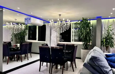 ? apartamento exclusivo com  2 quartos sendo uma suíte,  com 105 metros quadrados, todo reformado e mobiliado!