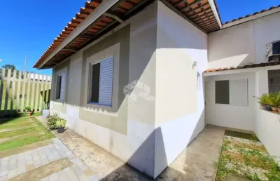 Casa com pátio em condomínio clube - 3 dorms, 2 vagas - bairro são josé, canoas