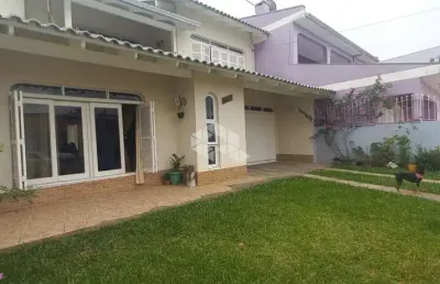 Casa/sobrado com 2 andares, 3 dormitorios e piscina