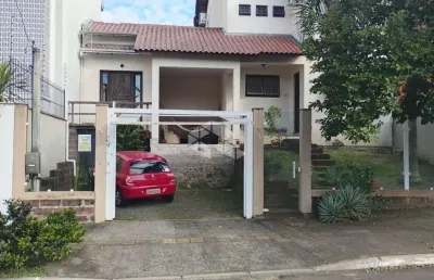 Sobrado com 2 dormitórios com suíte, bairro : moinhos de vento