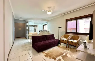 Apartamento 02 dormitórios, 1 suíte, living 02 ambientes, posição: leste x norte, centro, capão da canoa!