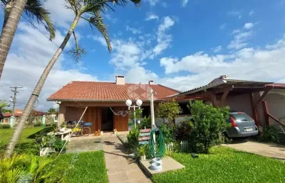 Casa ampla e bem localizada no posto 04 - capão novo