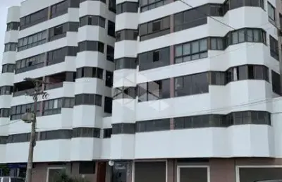 Apartamento à venda no centro de capão da canoa com 2 quartos (1 suíte)