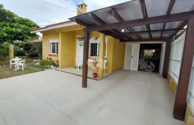 Casa em capão novo - ideal para família! piscina, playground e churrasqueira!