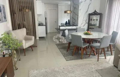 Amplo apartamento mobiliado e decorado, 03 dormitórios, no bairro navegantes, em capão da canoa/rs.