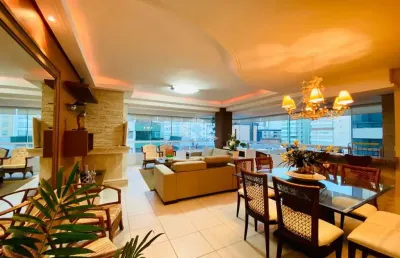 Apartamento de 4 dormitórios, suíte, lareira, churrasqueira, 2 boxes, junto ao mar, zona nova.