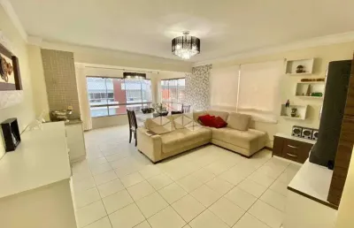 Apartamento de 03 dormitórios(sendo 01 suíte), mobiliado, living 2 ambientes, em capão da canoa/rs.