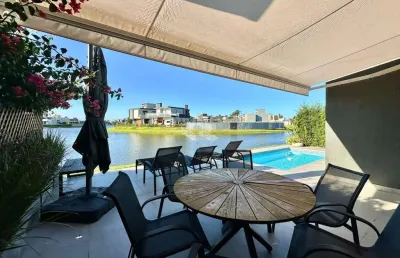 Casa em condomínio fechado com 4 quartos à venda na Avenida Diamante, 1, Rainha do Mar, Xangri-Lá
