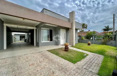 Casa 3 dormitórios mobiliada e decorada, espaço gourmet e piscina ,capão da canoa!