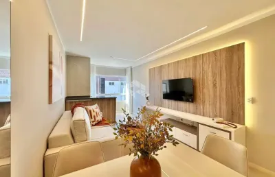 Apartamento 02 dormitórios/quarto/bairro navegantes/vaga de garagem/próximo ao mar/próximo a praça