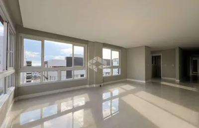 Apartamento com 03 suítes, vista para o mar, no bairro navegantes, em capão da canoa/rs.