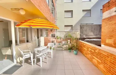Apartamento mobiliado, 02 quartos com sacada, próximo ao mar, no bairro zona nova, capão da canoa/rs.