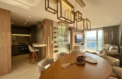 Apartamento finamente mobiliado e decorado, 02 dormitórios, no centro de capão da canoa/rs.