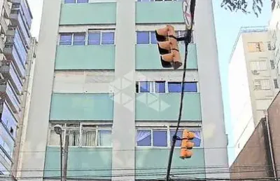 Espaçoso 3 dormitórios, suite e vaga entre o shopping total e a redenção