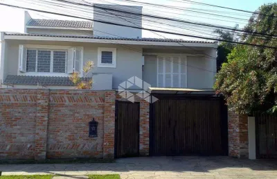 Casa residencial à venda com 6 dormitórios, cristal, porto alegre.