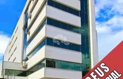 Sala comercial com vaga de garagem, em prédio alto padrão, portaria 12h, no menino deus