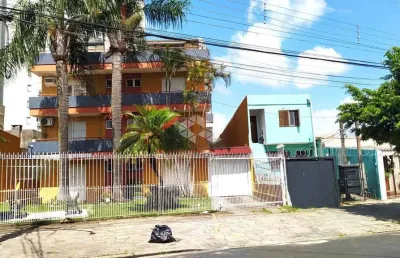 Apartamento de dois dormitórios com sacada e vaga escriturada na glória