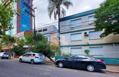 Apartamento à venda no bairro menino deus, de frente e com 1 dormitório