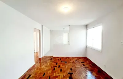 Apartamento desocupado e reformado à venda no bairro partenon, com 3 dormitórios e vaga de garagem