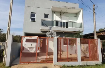 Amplo sobrado novo com 03 dormitórios, sendo 01 suíte c/ sacada.