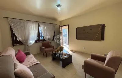 Casa 3 domitórios centro gravataí com pátio e garagem pra 2 carros
