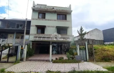 Casa com 04 dormitórios sendo 01 suíte, 02 banheiros sociais, 01 lavabo, bem localizado próximo a escola, praça, mercado e estação de ônibus.