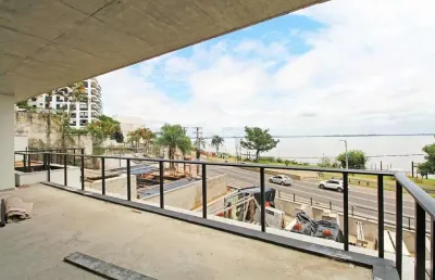 Apartamento em frente ao guaíba com 3 suítes e sacada no praia de belas