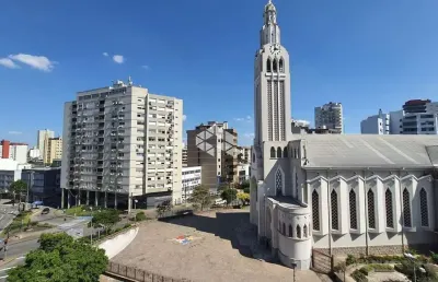 Apartamento 03 dormitórios com sacada 01 suite 02 vagas individuais, em são pelegrino caxias do sul
