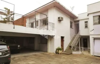 Casa semimobiliada de 04 dormitórios à venda  no bairro santa catarina, caxias do sul