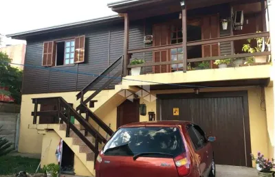 Duas casas mistas  à venda no bairro fátima em caxias do sul.