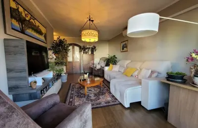 Apartamento semimobiliado com 3 dormitórios sendo 1 suíte + dependência de empregada com 02 vagas no bairro rio branco em caxias do sul